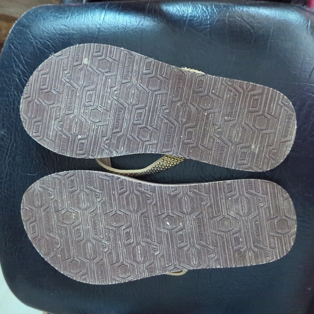 Women's Skechers Yoga Foam Flip Flops - Picture 3 of 16